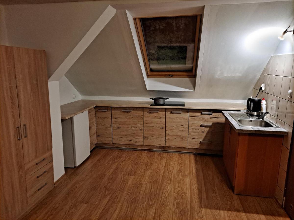 Agroturystyka Pod Kasztanem Lutowiska Esterno foto